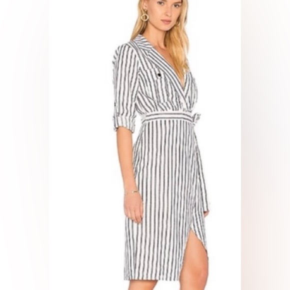 MAJORELLE 100% linen stunning blue and white Yuma striped wrap around dress - Picture 1 of 15